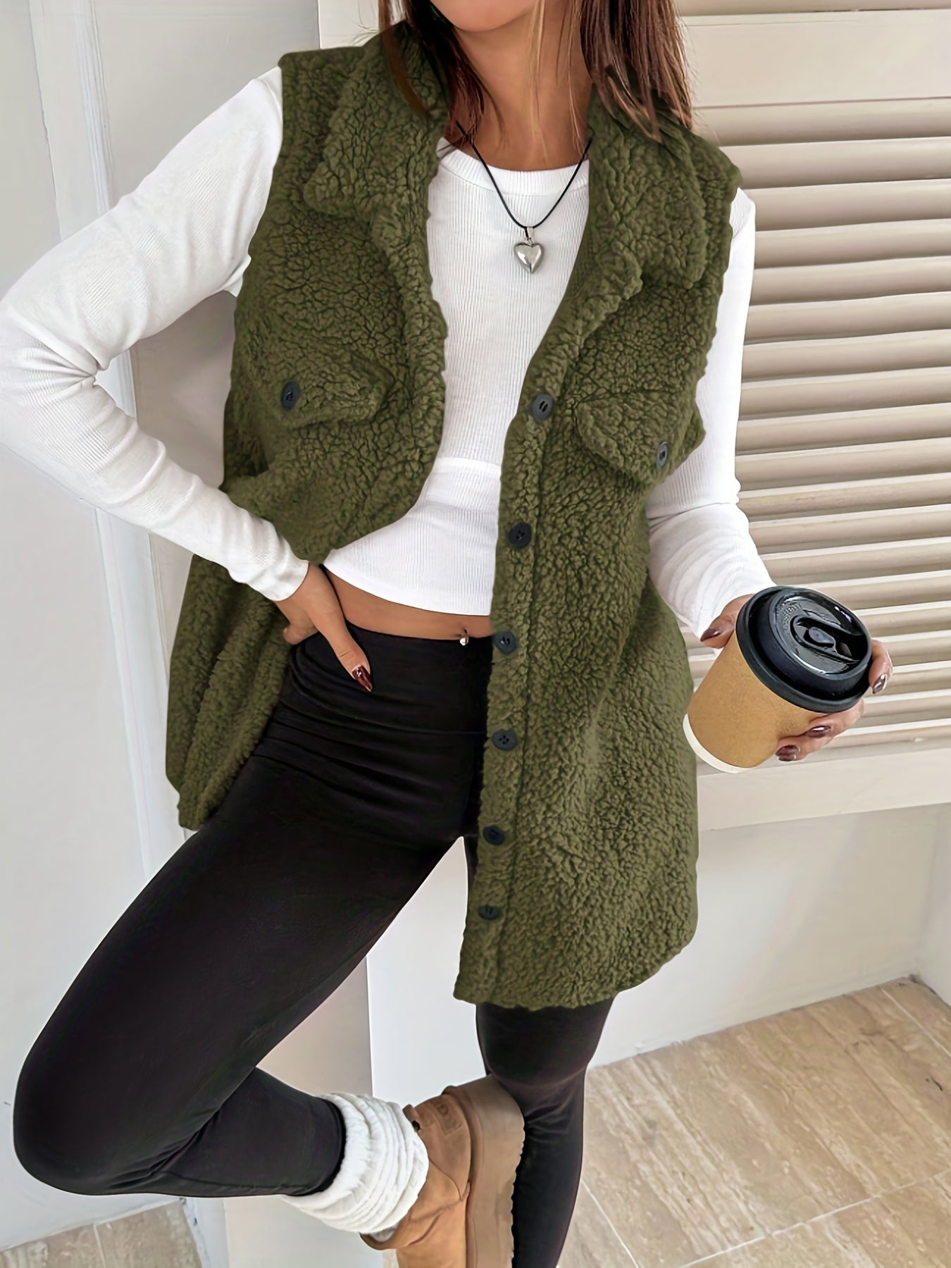 Gilet en laine sans manches pour un confort élégant en automne et hiver