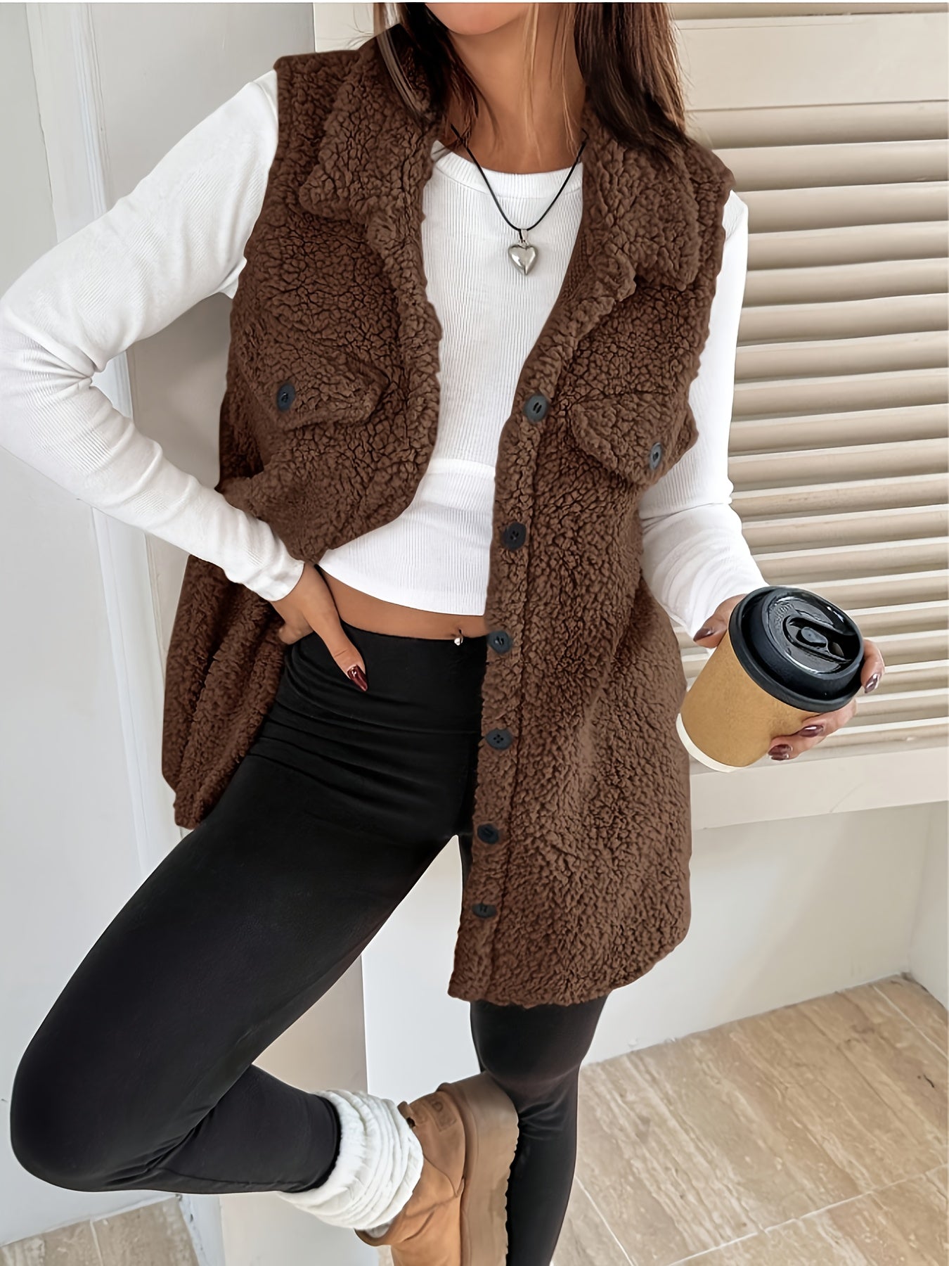 Gilet en laine sans manches pour un confort élégant en automne et hiver