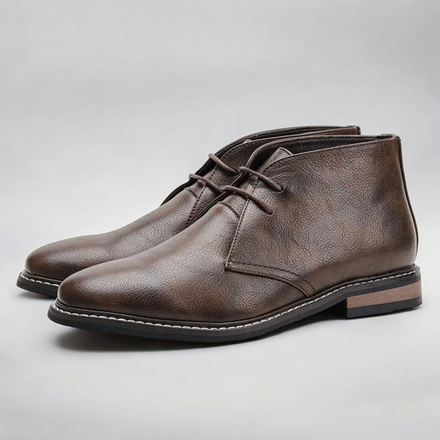 bottines chukka en cuir, élégance intemporelle et confort assuré