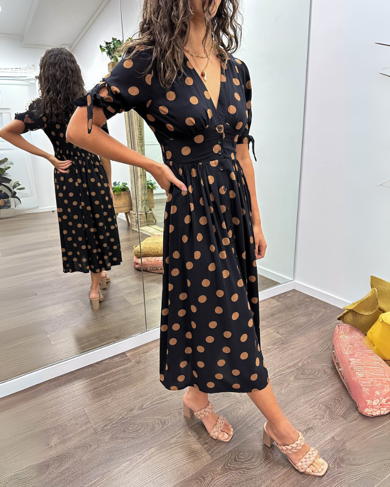 robe à pois en tissu doux, coupe évasée pour un confort élégant