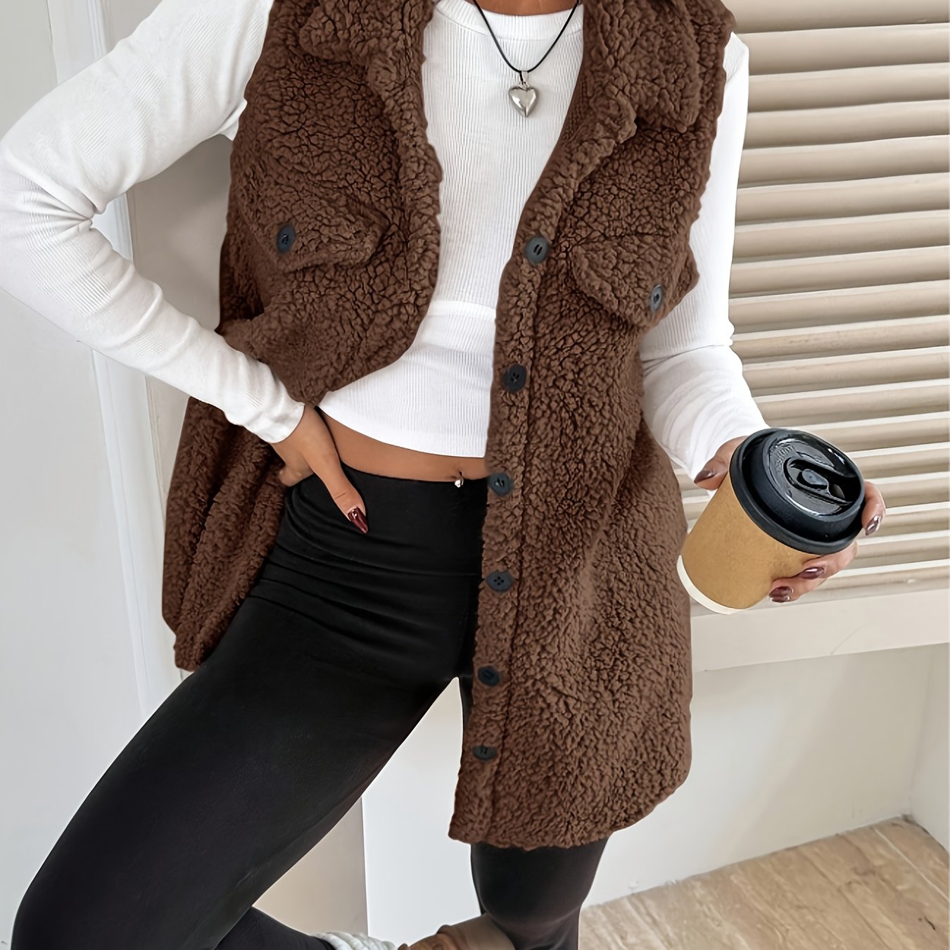 Gilet en laine sans manches pour un confort élégant en automne et hiver