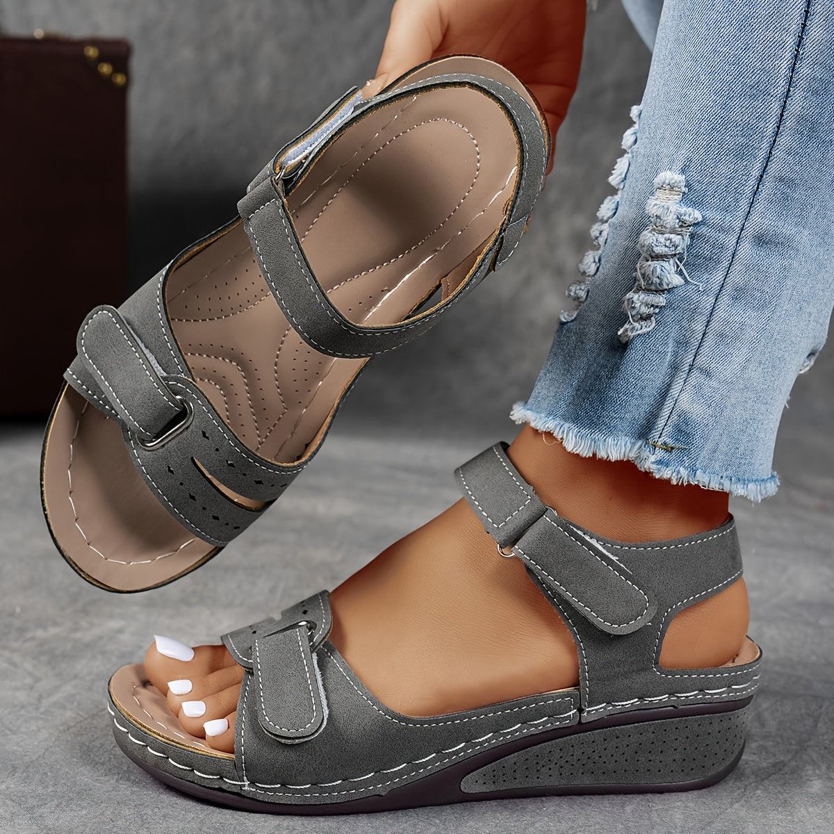 sandales orthopédiques élégantes en cuir pour un confort estival
