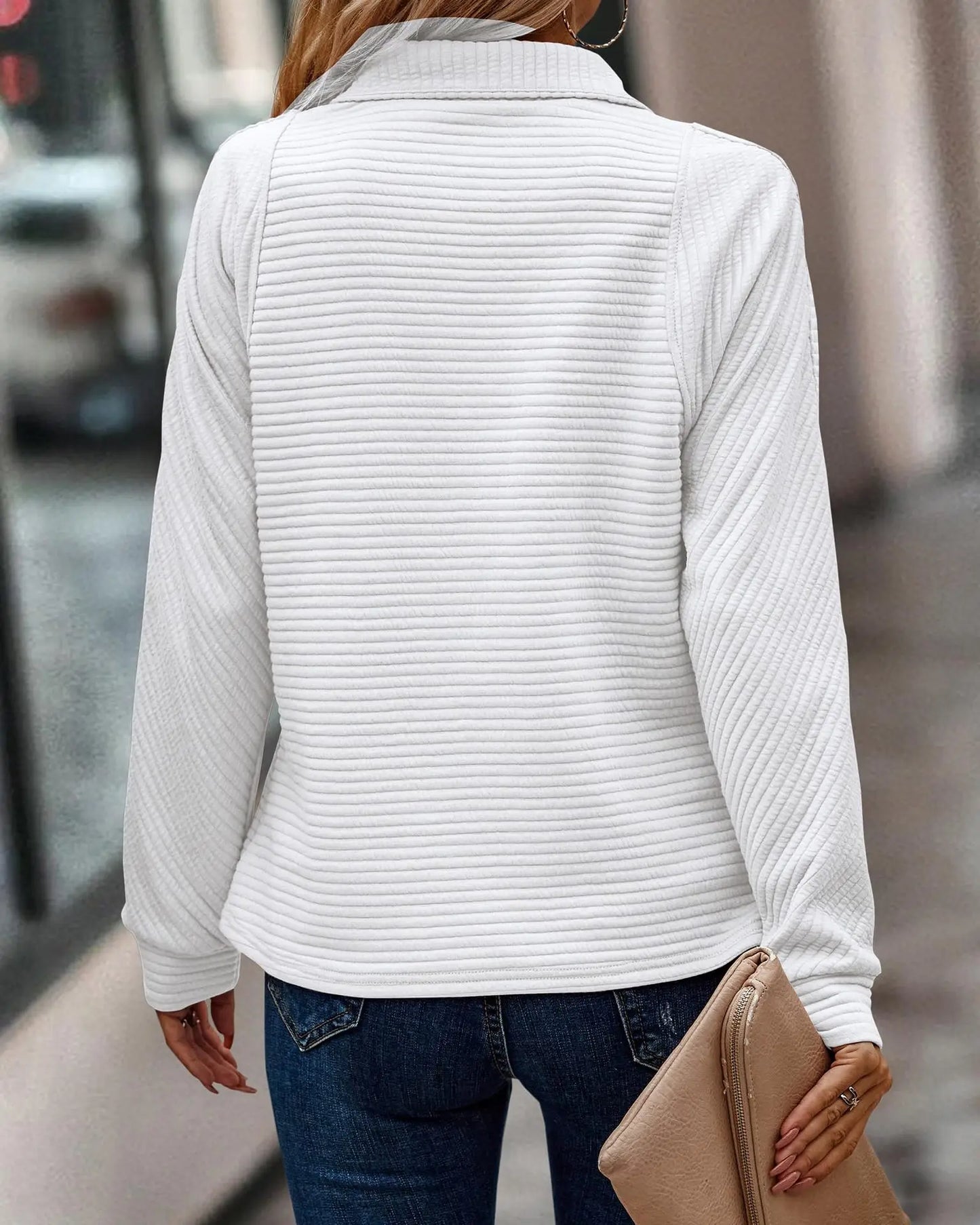 pull en laine douce à col en V pour un confort élégant en automne
