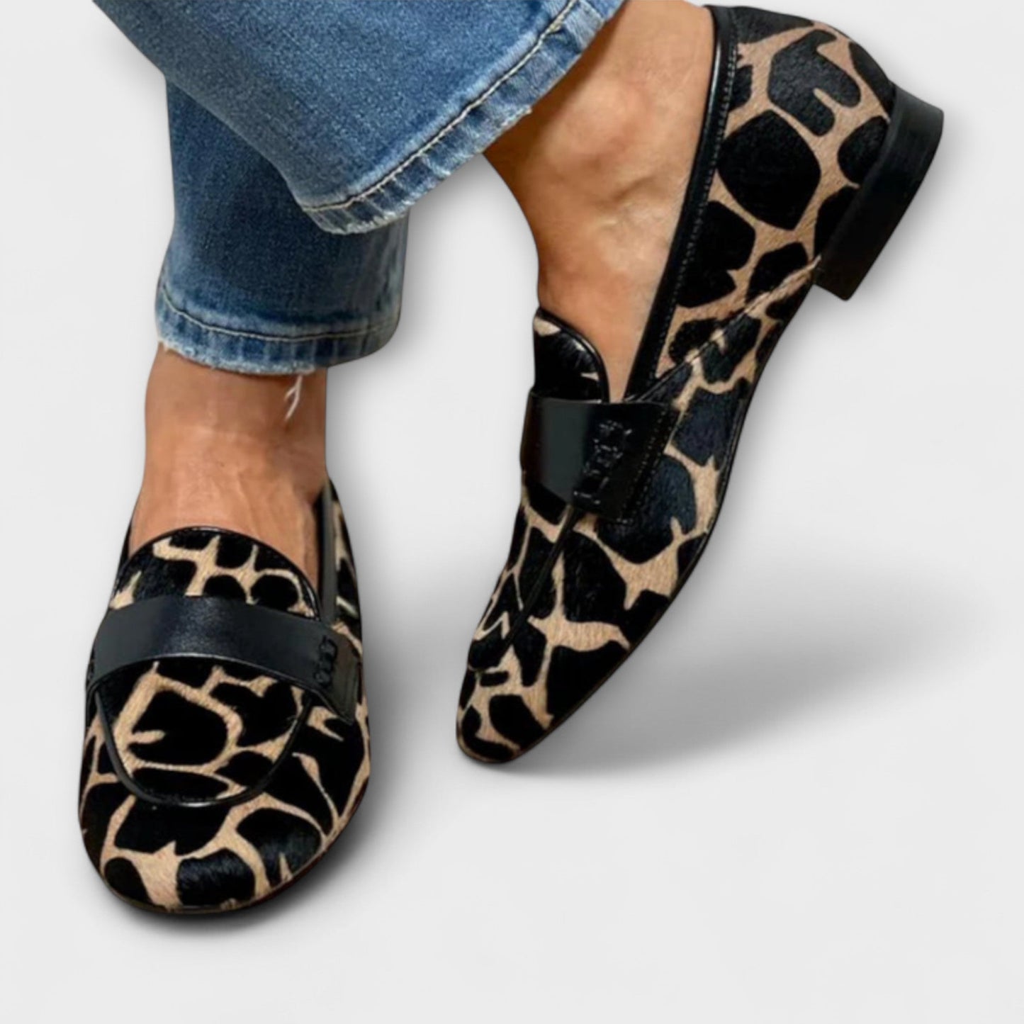 mocassins en cuir au motif léopard, confort et élégance intemporelle