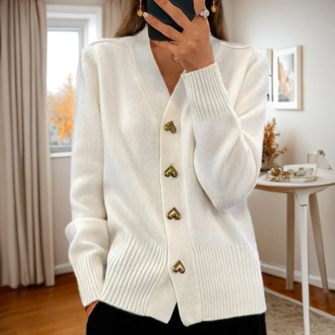 Pull en laine de qualité avec boutons cœur, confort d'automne