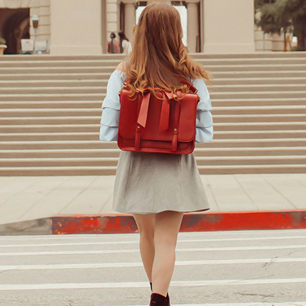 sac knotten en bleu-rose, élégant et confortable pour toutes les occasions