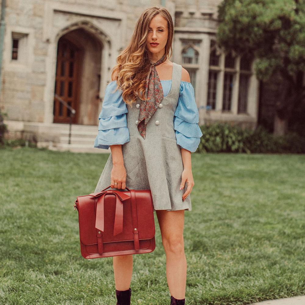 sac knotten en bleu-rose, élégant et confortable pour toutes les occasions