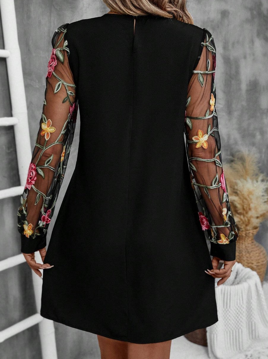 robe élégante en tissu respirant avec décolleté en V pour un confort optimal