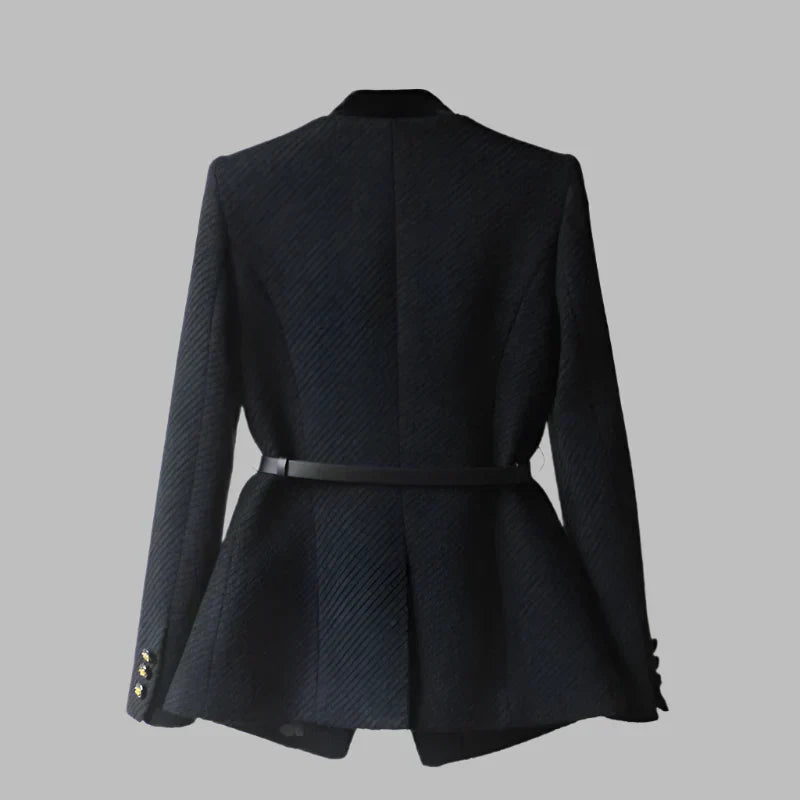 blazer élégant en tissu doux au design enveloppant pour un confort raffiné