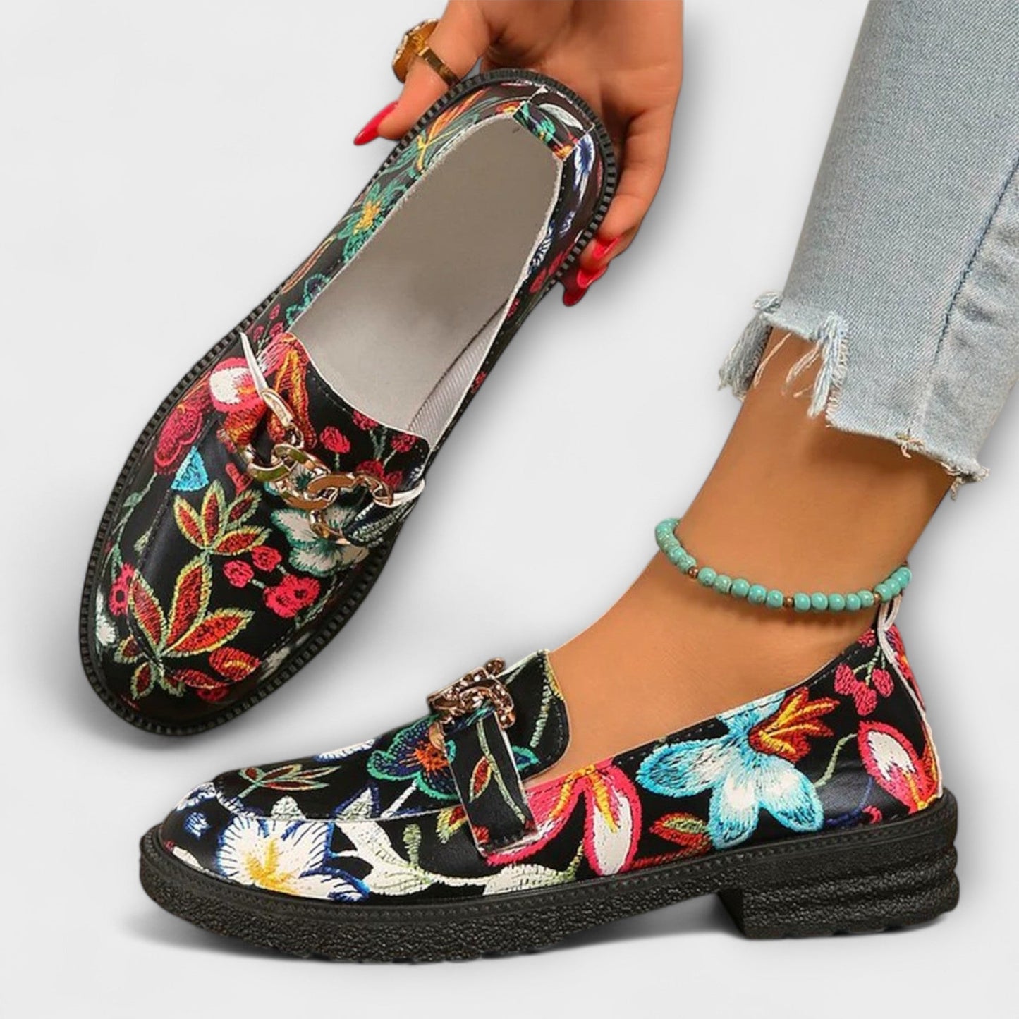 mocassins multicolores en cuir avec motif floral pour un confort élégant