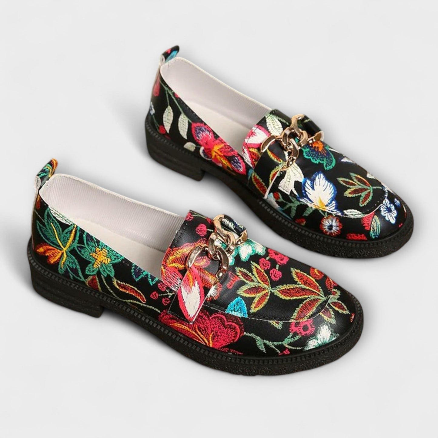 mocassins multicolores en cuir avec motif floral pour un confort élégant