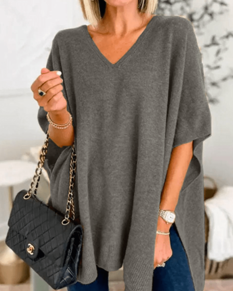 Poncho en laine douce, décolleté en V et coupe confortable pour l'hiver