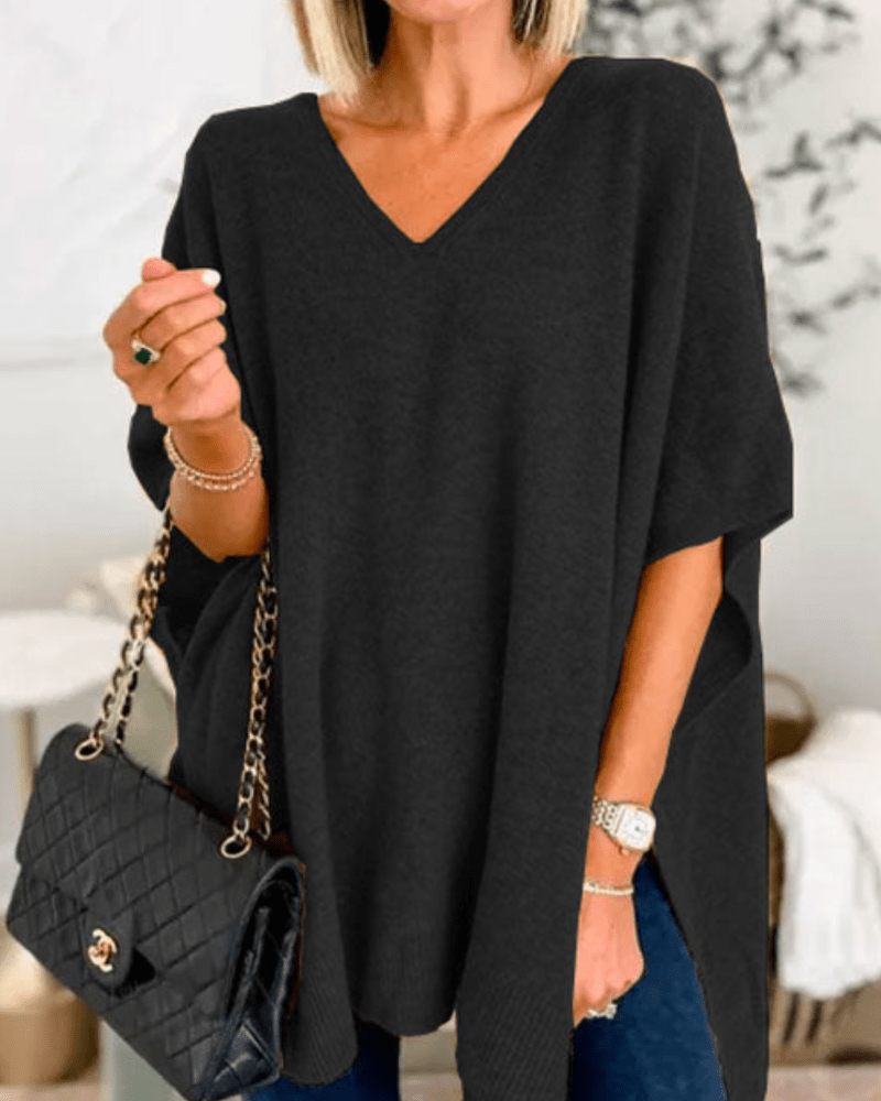 Poncho en laine douce, décolleté en V et coupe confortable pour l'hiver