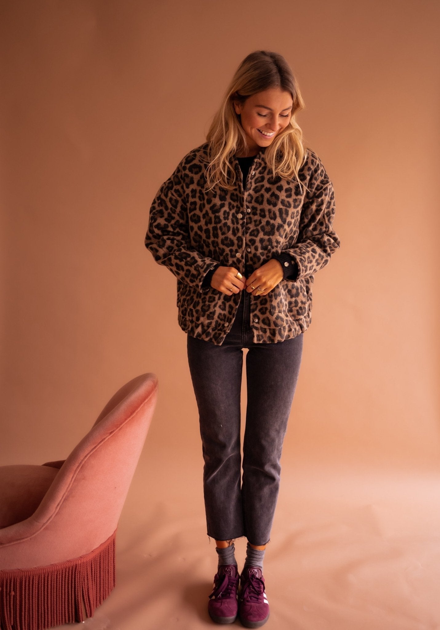 blazer élégant en tissu doux avec motif léopard pour un style affirmé