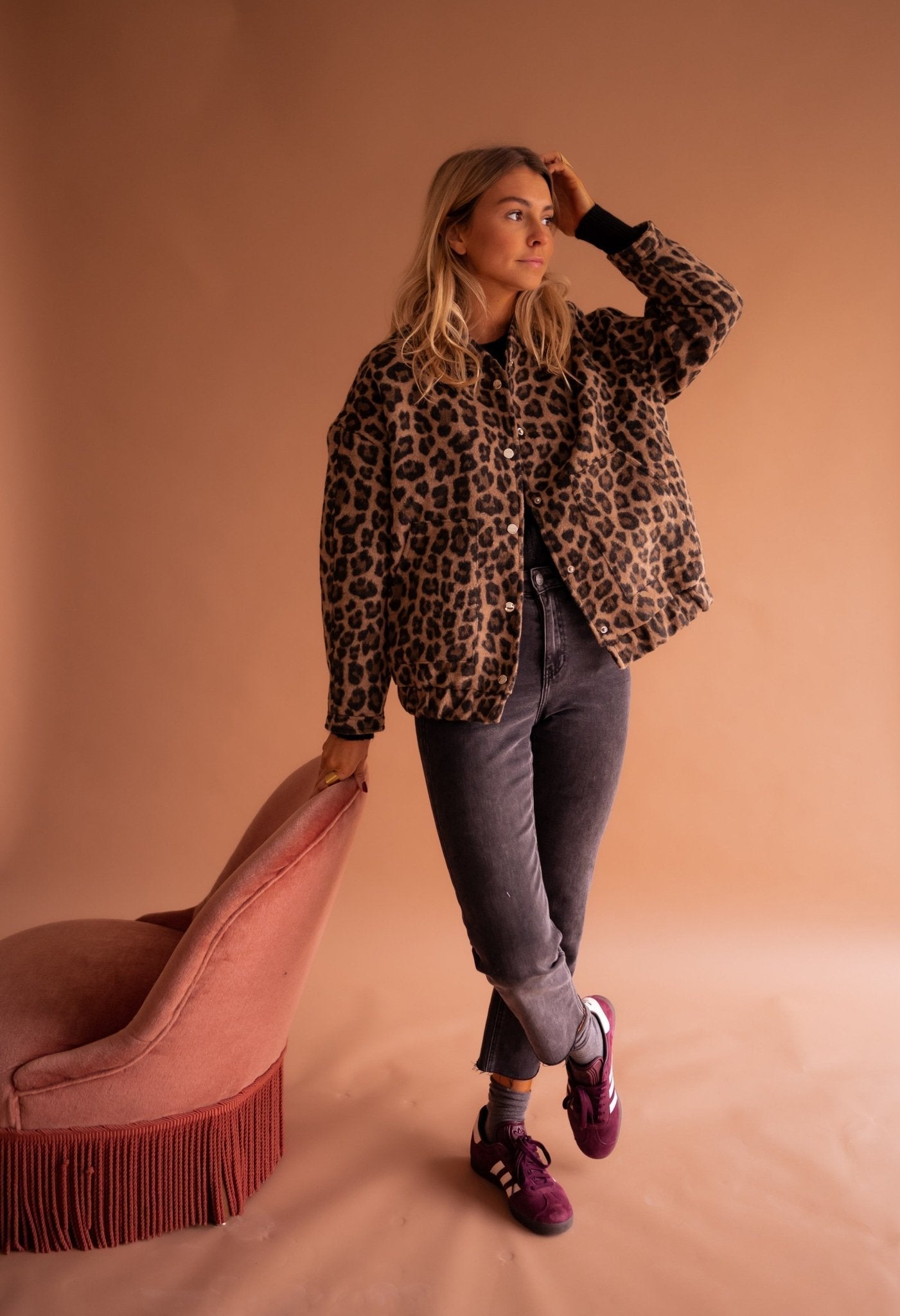 blazer élégant en tissu doux avec motif léopard pour un style affirmé