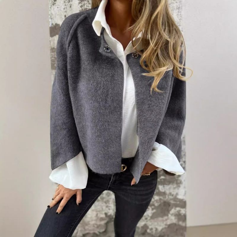 Veste courte en tissu de qualité avec manches évasées pour le confort