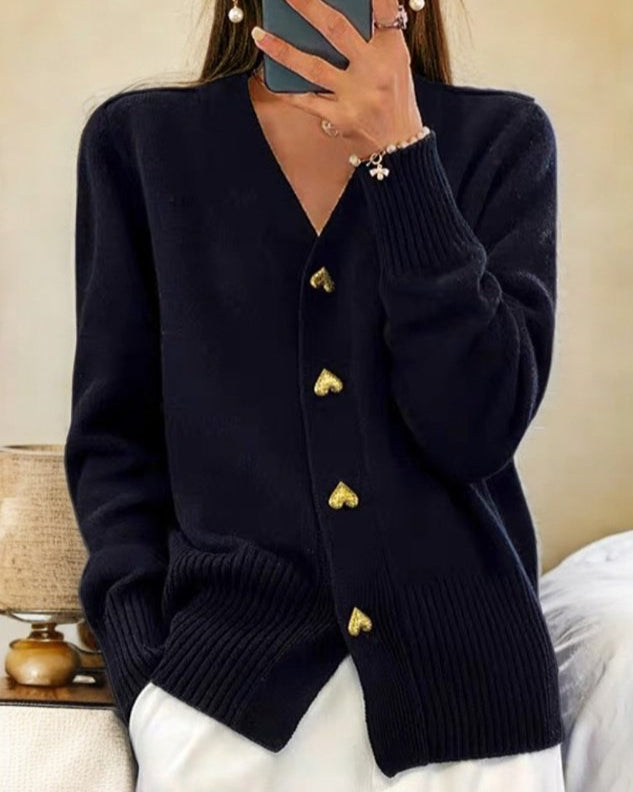 Pull en laine de qualité avec boutons cœur, confort d'automne