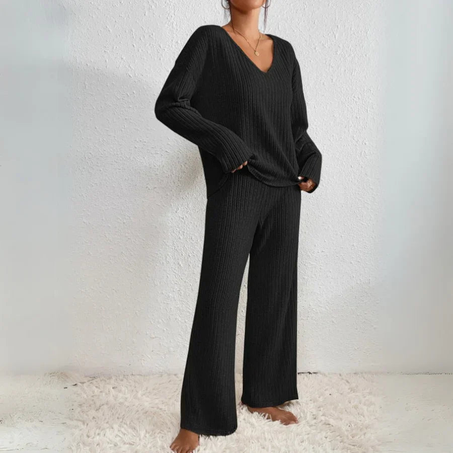 ensemble deux pièces en tissu confortable avec pantalon droit et top col en V
