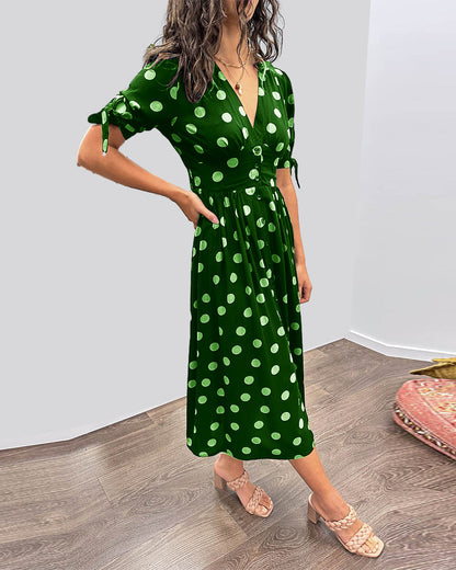 robe à pois en tissu doux, coupe évasée pour un confort élégant