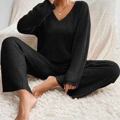 ensemble deux pièces en tissu confortable avec pantalon droit et top col en V