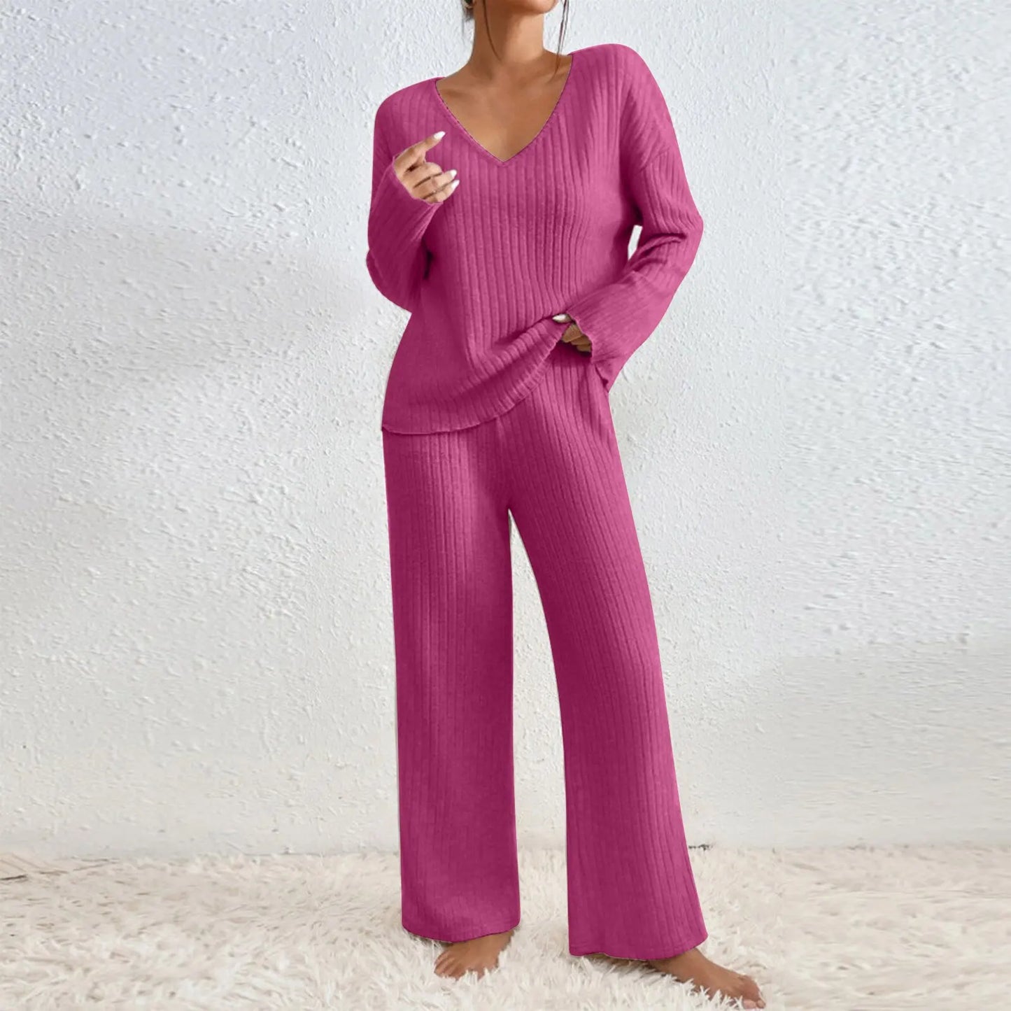 ensemble deux pièces en tissu confortable avec pantalon droit et top col en V