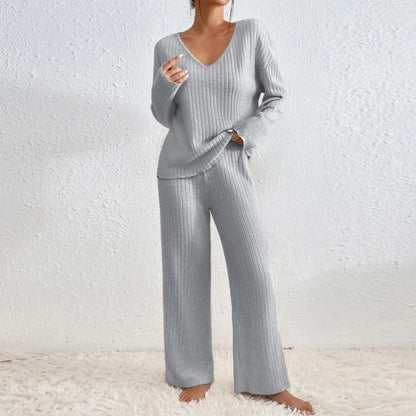 ensemble deux pièces en tissu confortable avec pantalon droit et top col en V