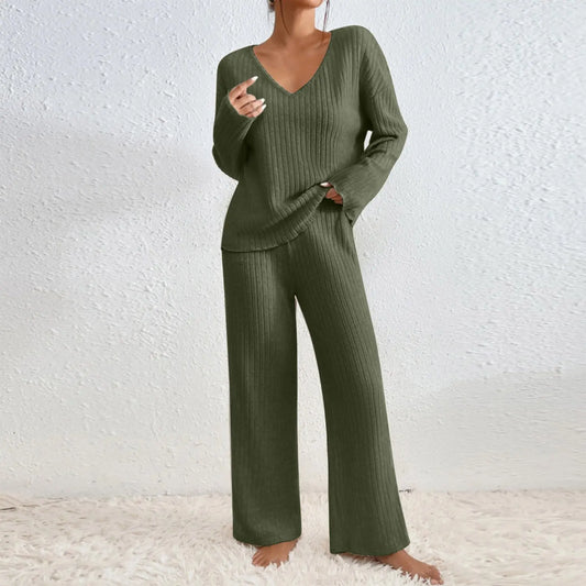 ensemble deux pièces en tissu confortable avec pantalon droit et top col en V