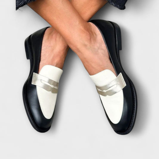 mocassins noirs en cuir avec brillance métallique pour un confort élégant