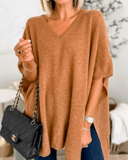 Poncho en laine douce, décolleté en V et coupe confortable pour l'hiver